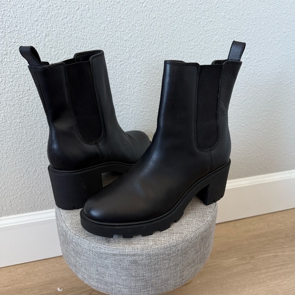 J.Crew Black Leather Chelsea Biker Chunky Lug Sole 9 Heeled Boot - Picture 8 of 13